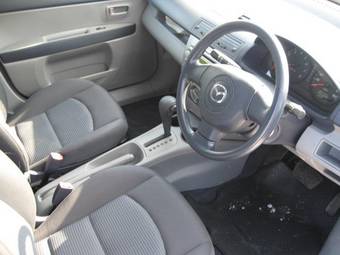 2004 Mazda Demio Photos