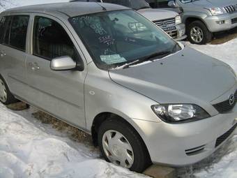 2004 Mazda Demio Photos