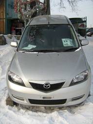 2004 Mazda Demio Photos