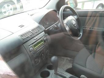 2004 Mazda Demio Photos