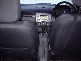 2004 Mazda Demio Pictures