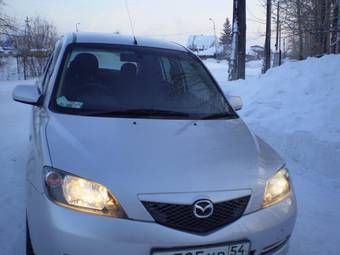 2004 Mazda Demio Photos