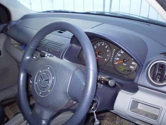 2004 Mazda Demio Pictures