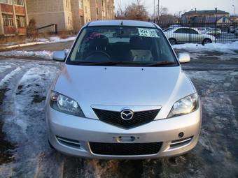 2004 Mazda Demio Pictures