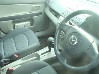 2004 Mazda Demio Pictures