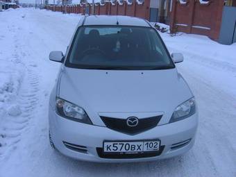 2004 Mazda Demio Images