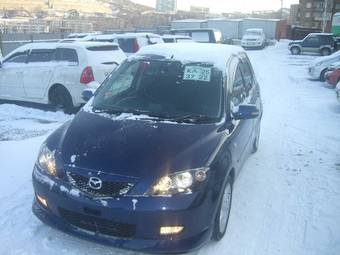 2004 Mazda Demio Photos