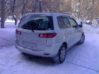 2004 Mazda Demio Pictures