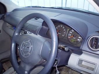 2004 Mazda Demio Photos