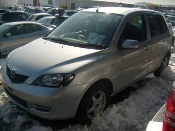 2004 Mazda Demio Photos