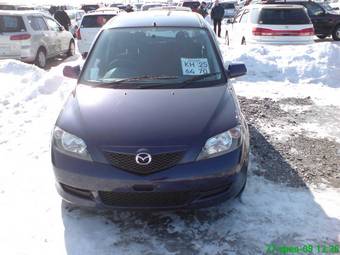 2004 Mazda Demio Pictures