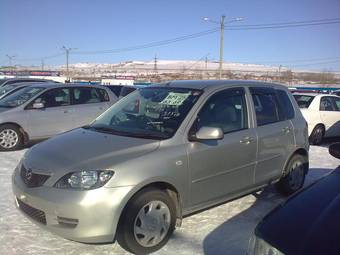 2004 Mazda Demio Photos