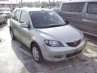 2004 Mazda Demio Pictures