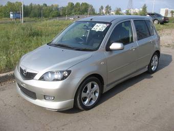 2004 Mazda Demio Pictures