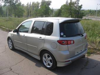 2004 Mazda Demio Photos