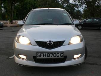 2004 Mazda Demio Pictures