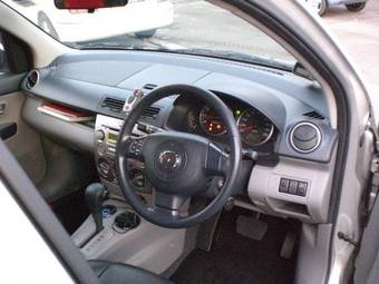 2004 Mazda Demio Pics