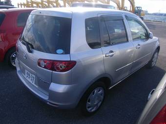 2004 Mazda Demio Pictures