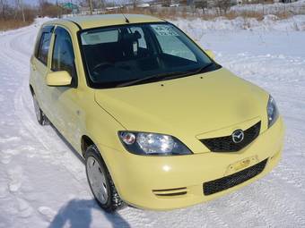 2004 Mazda Demio Pictures
