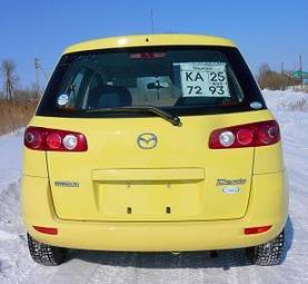 2004 Mazda Demio Photos