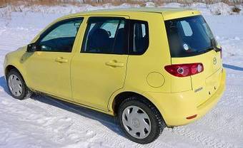 2004 Mazda Demio Pictures