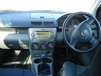 2004 Mazda Demio Photos