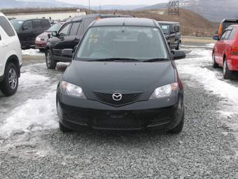 2004 Mazda Demio Photos