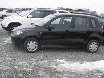 2004 Mazda Demio Pictures