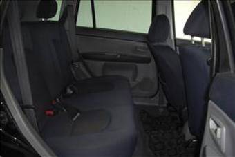 2004 Mazda Demio Images