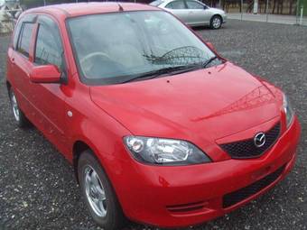 2004 Mazda Demio Photos