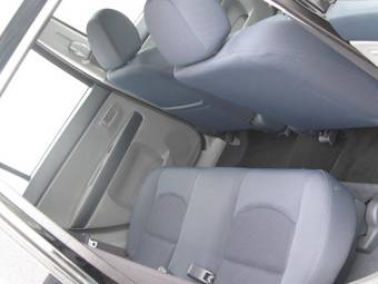 2004 Mazda Demio Photos