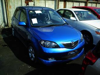 2004 Mazda Demio Pictures