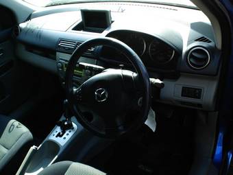 2004 Mazda Demio Photos