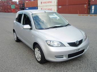 2004 Mazda Demio Photos