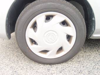 2004 Mazda Demio Pics