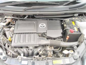 2004 Mazda Demio Pictures