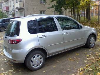 2004 Mazda Demio Photos