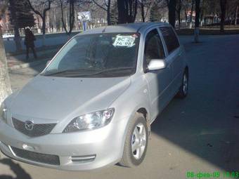 2004 Mazda Demio Photos