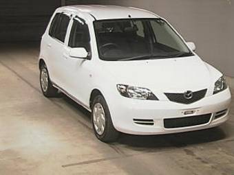 2004 Mazda Demio Pictures