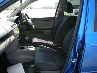 2004 Mazda Demio Pictures