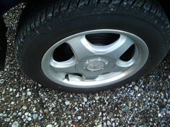 2004 Mazda Demio Photos