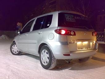 2004 Mazda Demio Photos