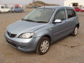 2004 Mazda Demio Pictures