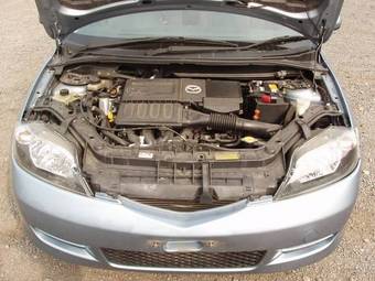 2004 Mazda Demio Pictures