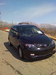 2004 Mazda Demio Photos