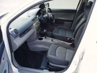 2004 Mazda Demio Photos