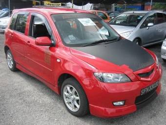 2004 Mazda Demio Photos