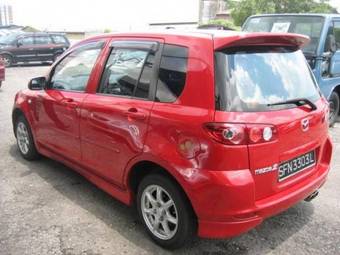 2004 Mazda Demio Pictures