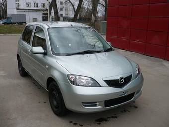 2004 Mazda Demio Photos