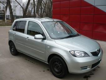 2004 Mazda Demio Pictures